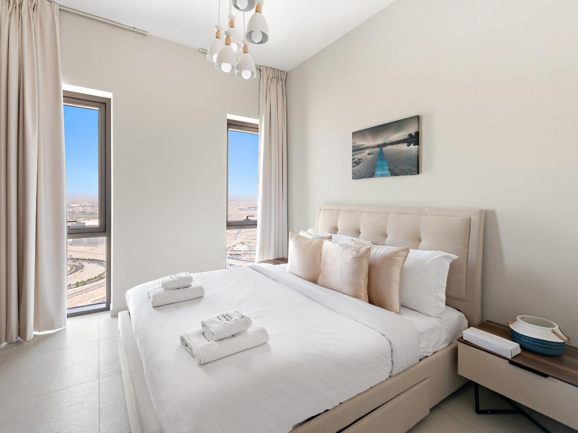 Contemporary 3 Bedroom Plus Guest In Vida Creek Beach Apartment