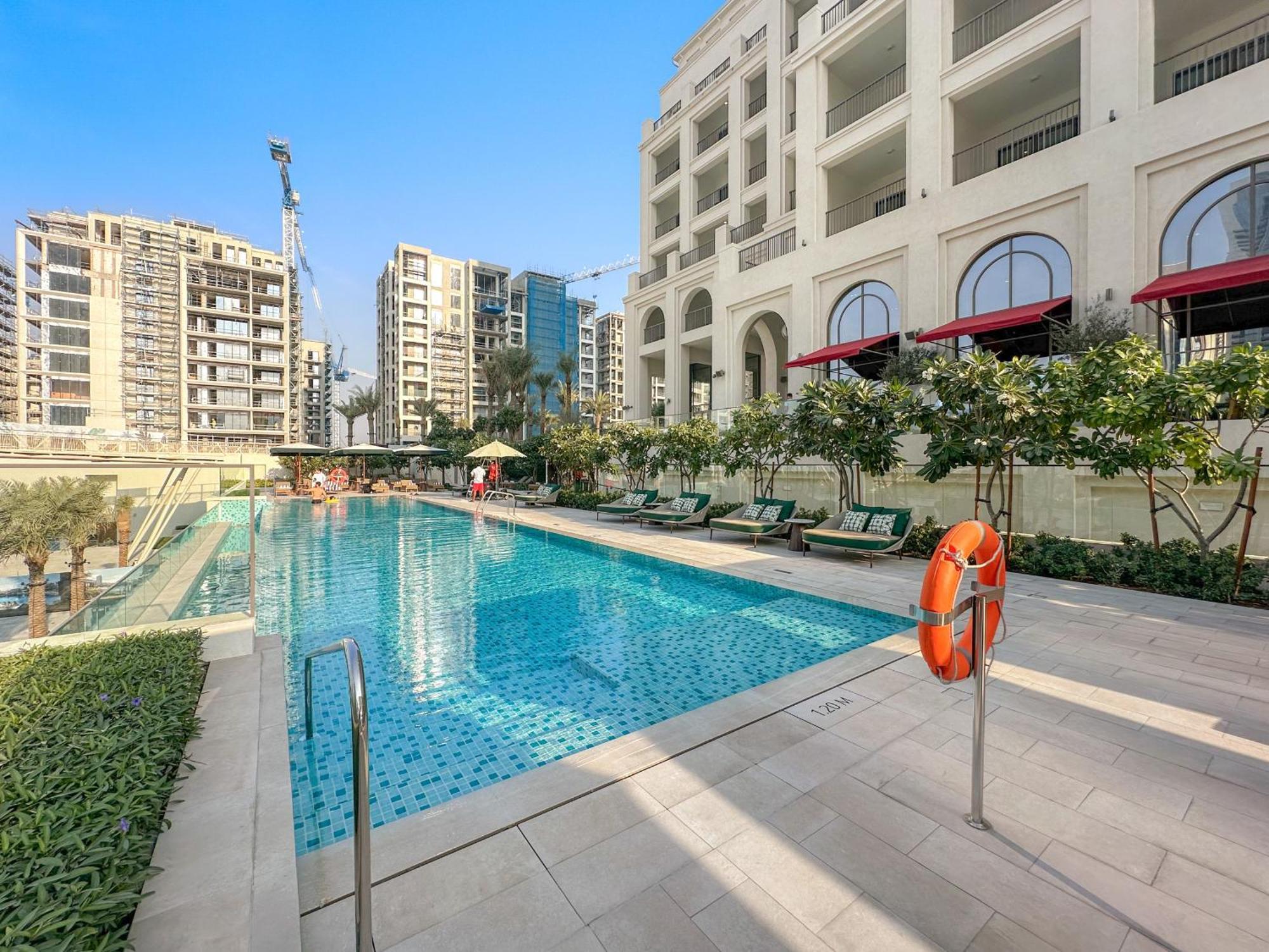 Contemporary 3 Bedroom Plus Guest In Vida Creek Beach Apartment *