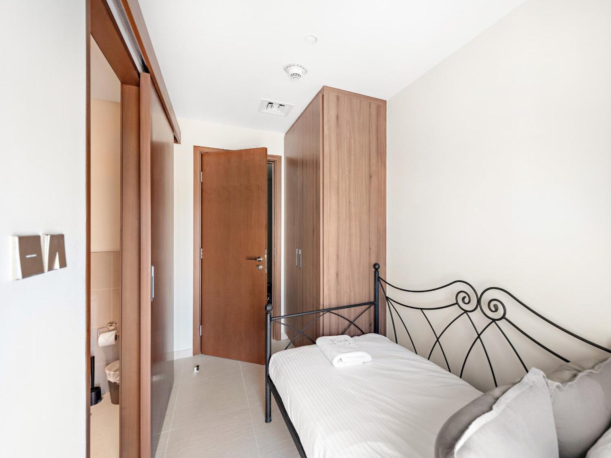 Apartment Contemporary 3 Bedroom Plus Guest In Vida Creek Beach Dubai
