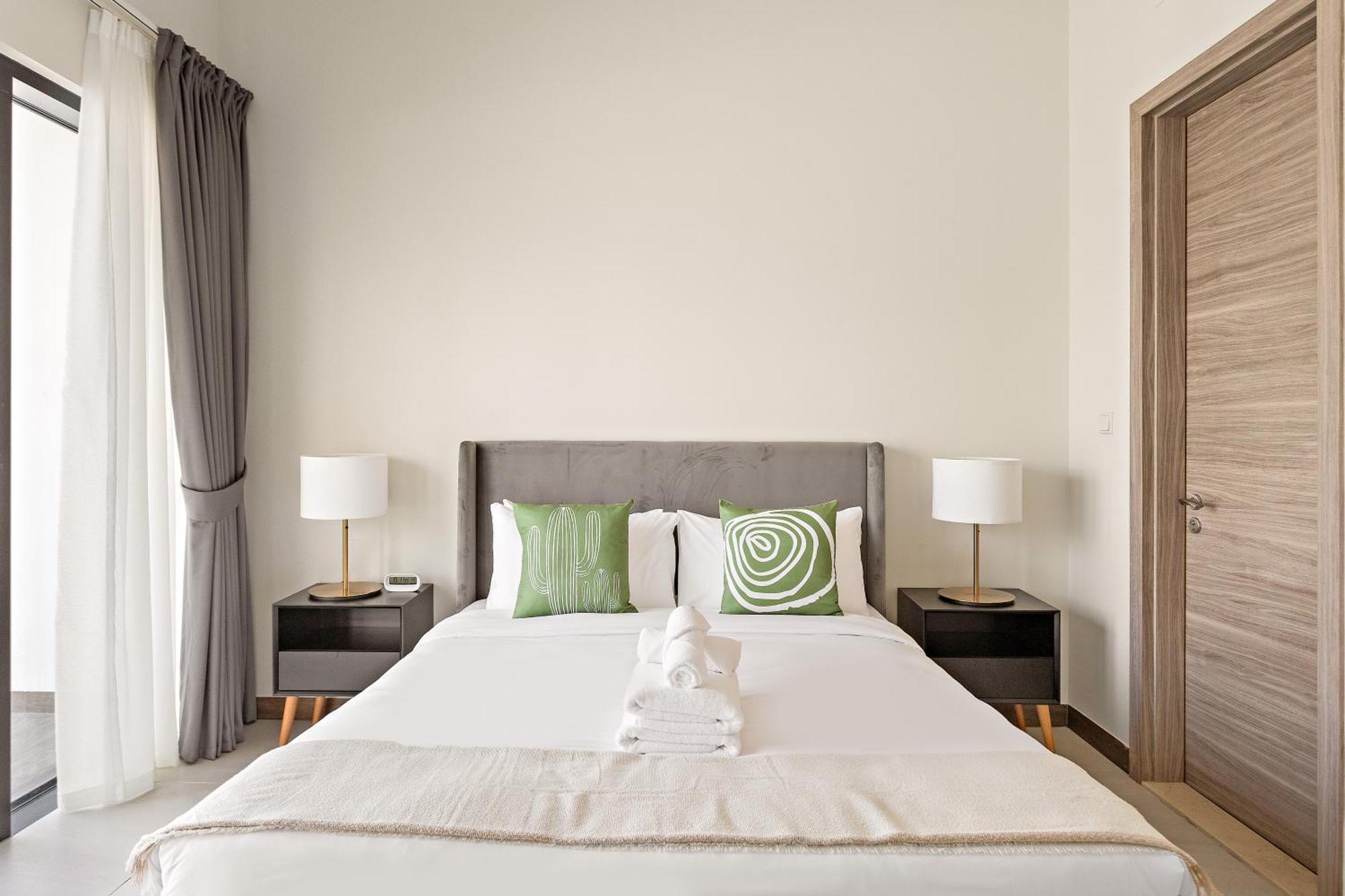Canal View 1br W Spa, Sauna, Pool & Gym Dubai