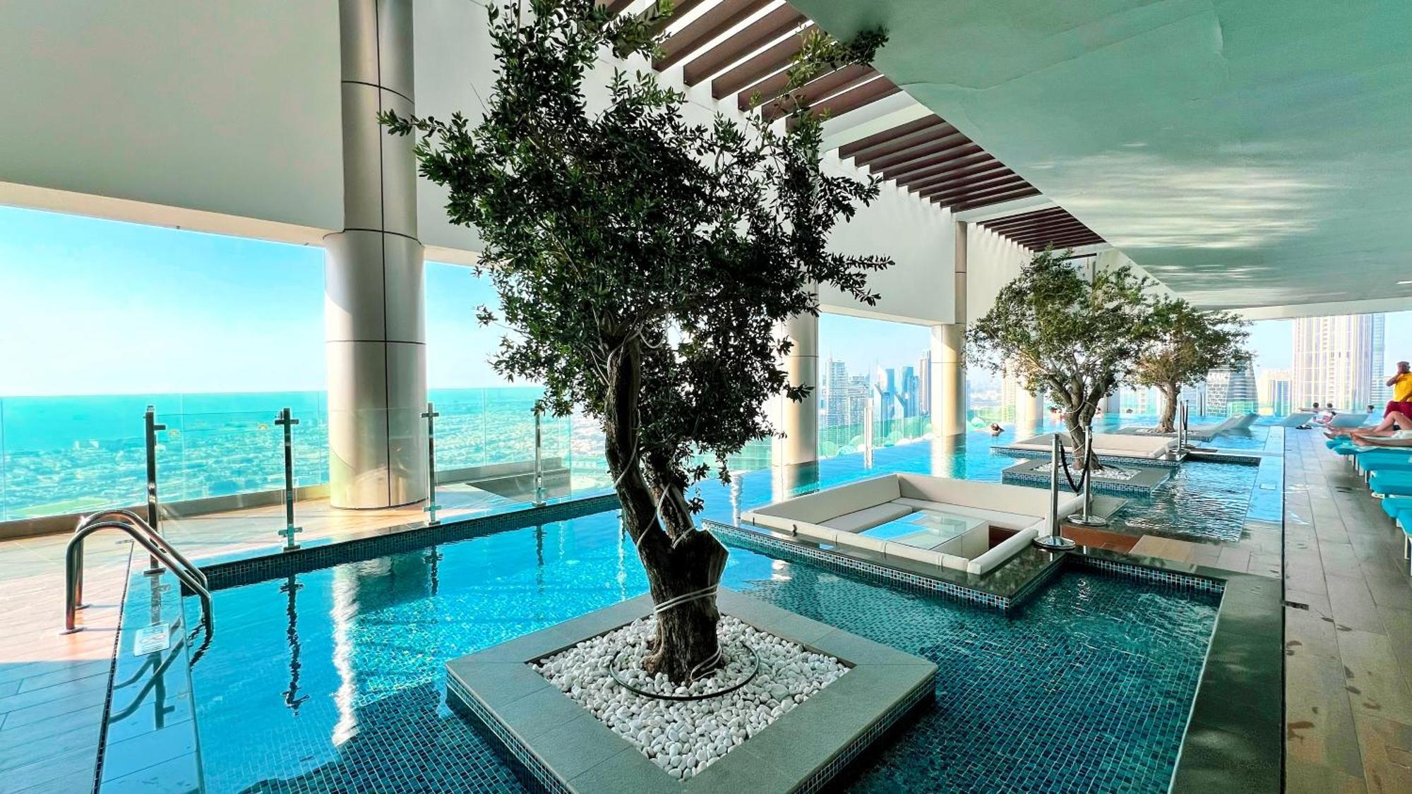 5 Star High Rise Luxury Apartment, Infinity Pool With Stunning Burj View - Brand New *