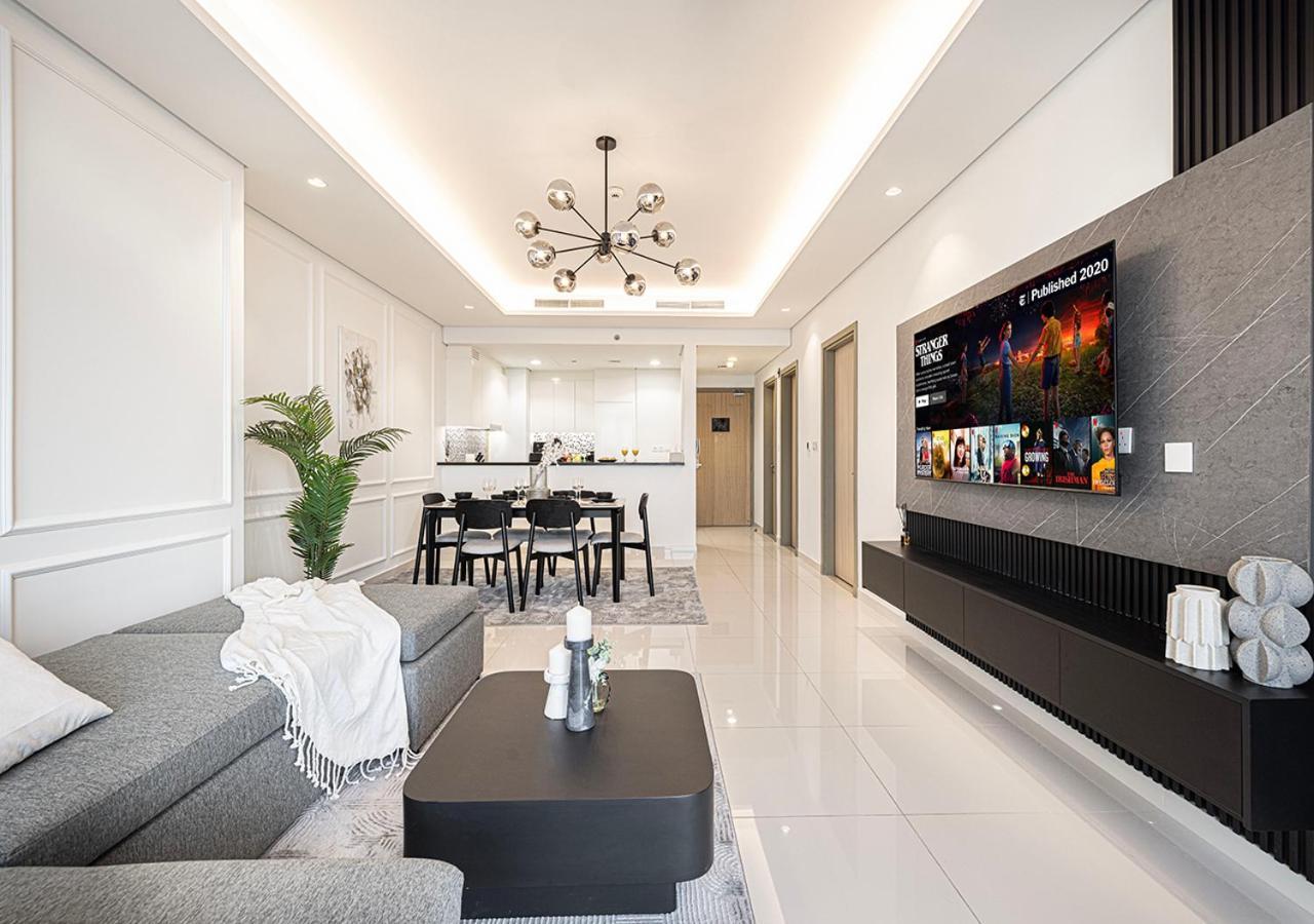 5 Star High Rise Luxury Apartment, Infinity Pool With Stunning Burj View - Brand New *