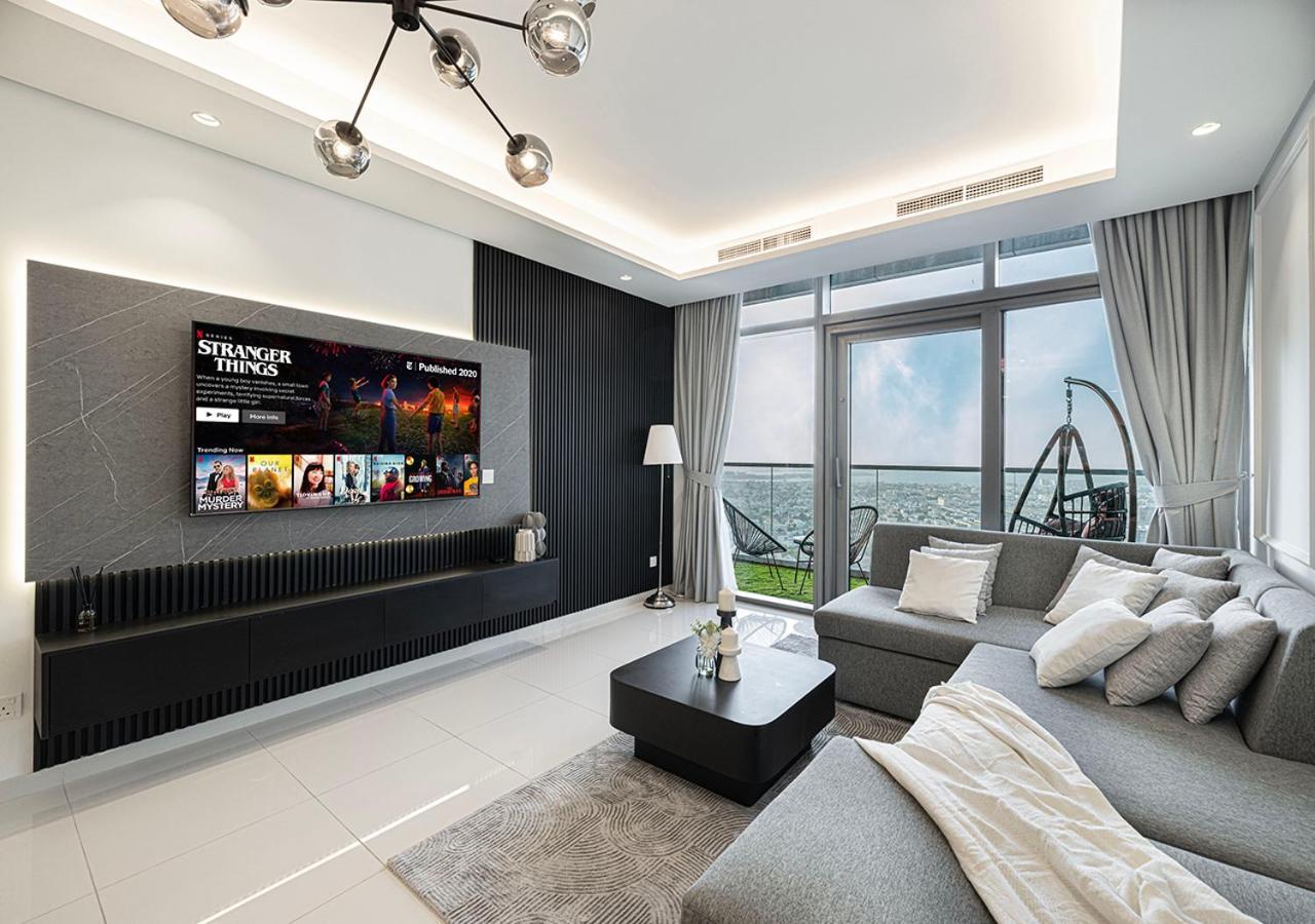 Apartment 5 Star High Rise Luxury Apartment, Infinity Pool With Stunning Burj View - Brand New