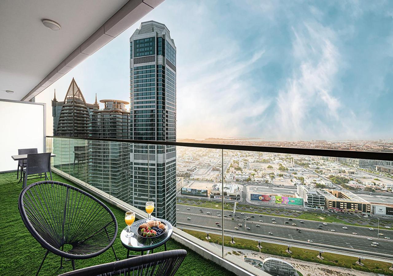 5 Star High Rise Luxury Apartment, Infinity Pool With Stunning Burj View - Brand New *