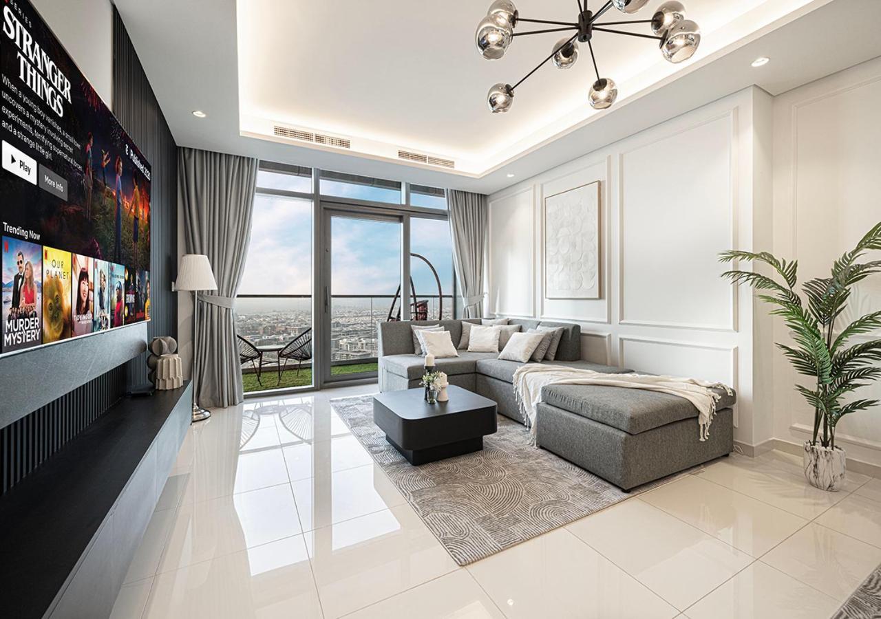 5 Star High Rise Luxury Apartment, Infinity Pool With Stunning Burj View - Brand New Apartment