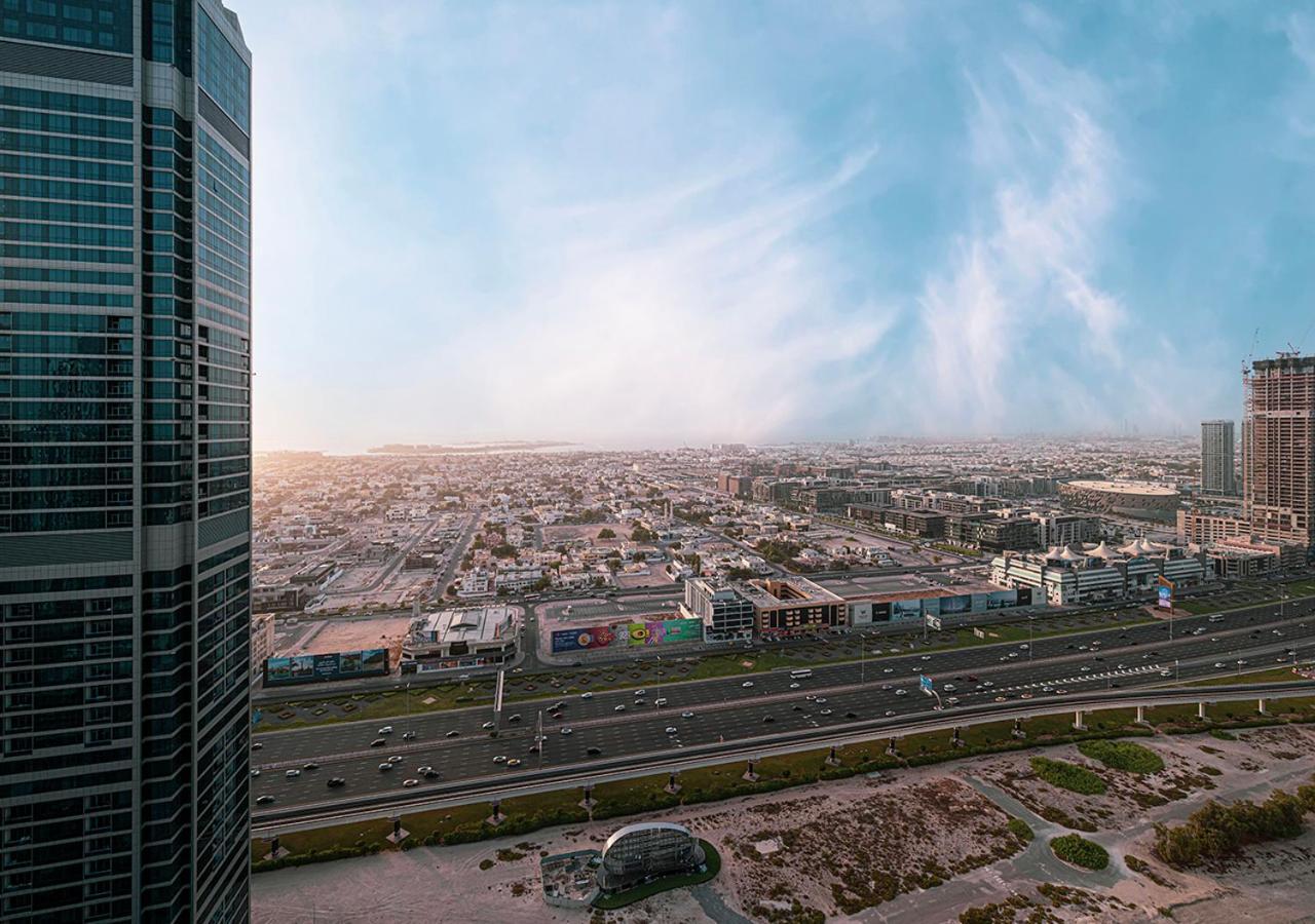 Apartment 5 Star High Rise Luxury Apartment, Infinity Pool With Stunning Burj View - Brand New