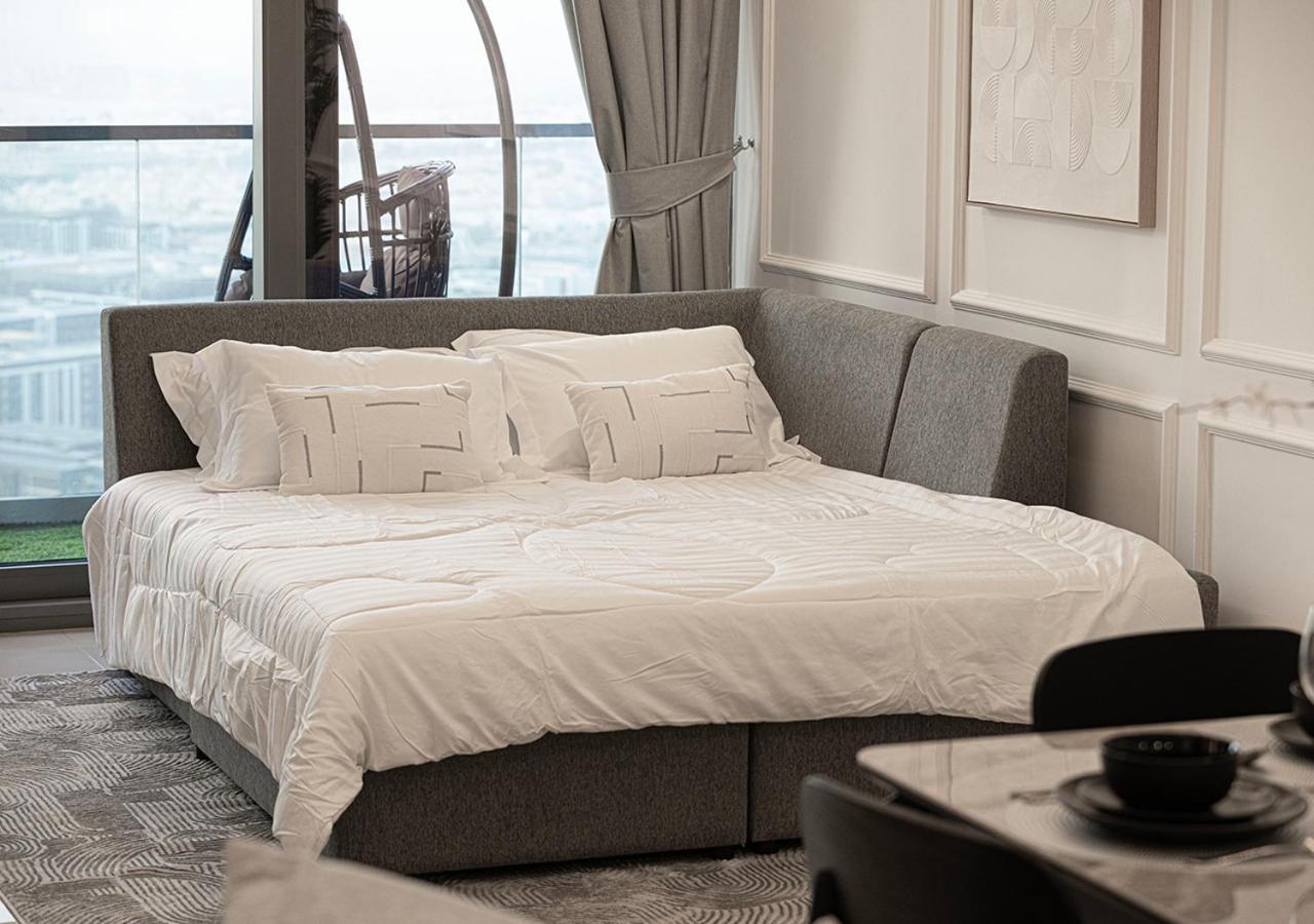 Apartment 5 Star High Rise Luxury Apartment, Infinity Pool With Stunning Burj View - Brand New Dubai
