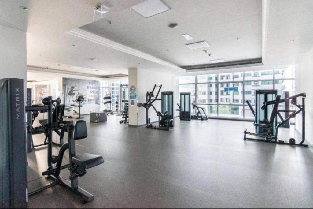 Large 1 Bedroom - Mag218 - Marina Apartment