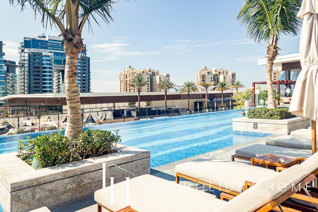 Apartment Lux Iconic Views At The Palm Tower 2 *