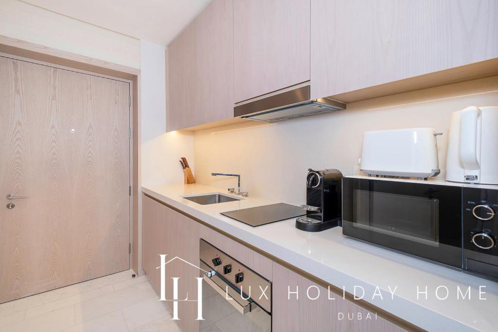 Lux Iconic Views At The Palm Tower 2 Apartment *