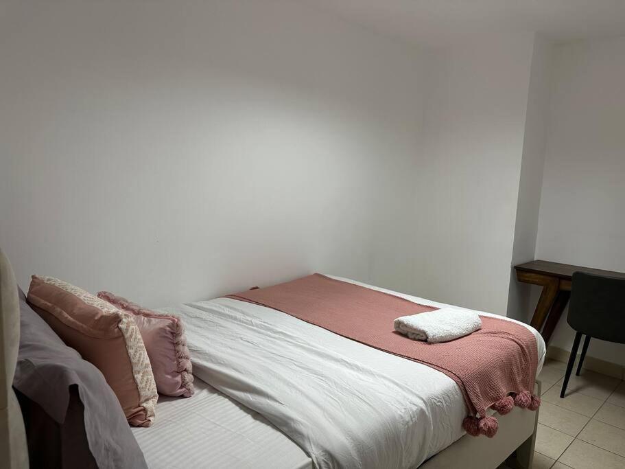 Cozy 2bhk With Marina Views Apartment Dubai