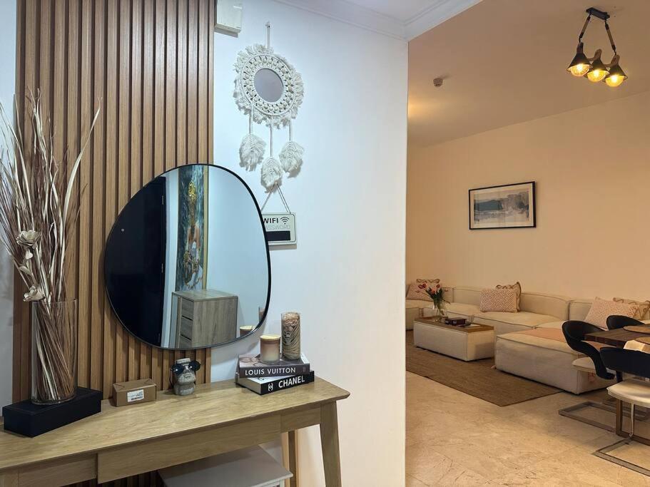 Cozy 2bhk With Marina Views *