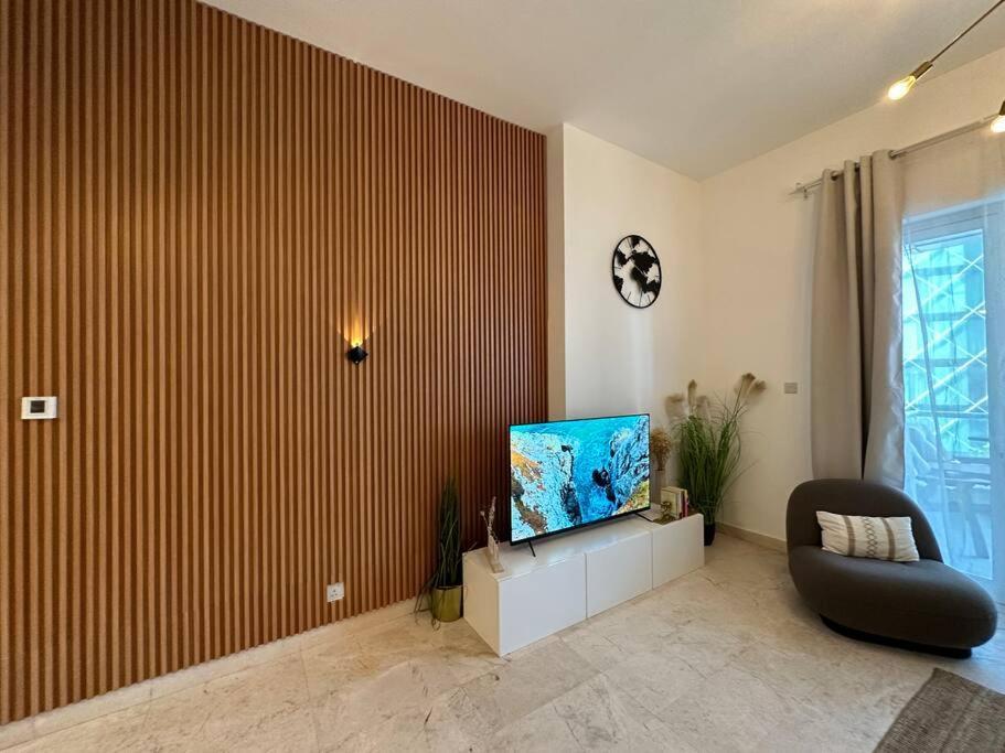 Cozy 2bhk With Marina Views Dubai
