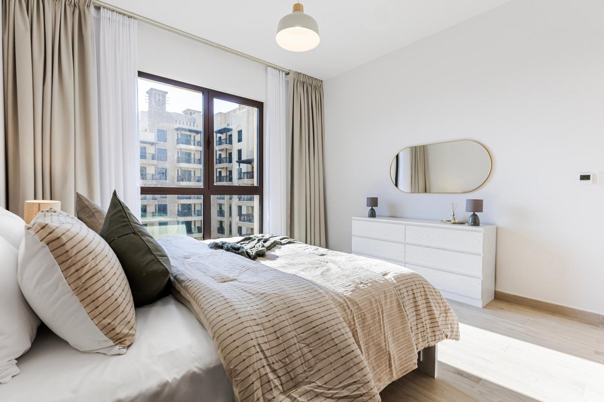 Chic 2br In Madinat Jumeirah Living Pool Views Dubai