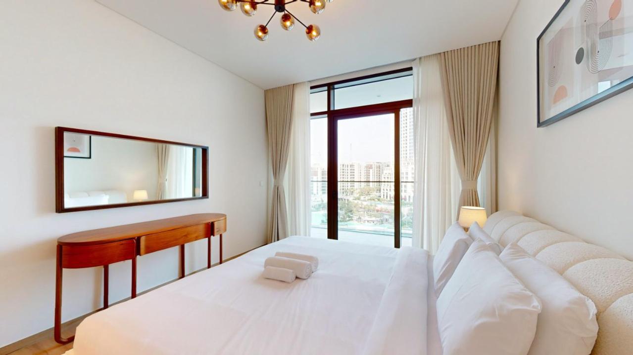 Palace Residences - Vibrant Two Bed With View Apartment *