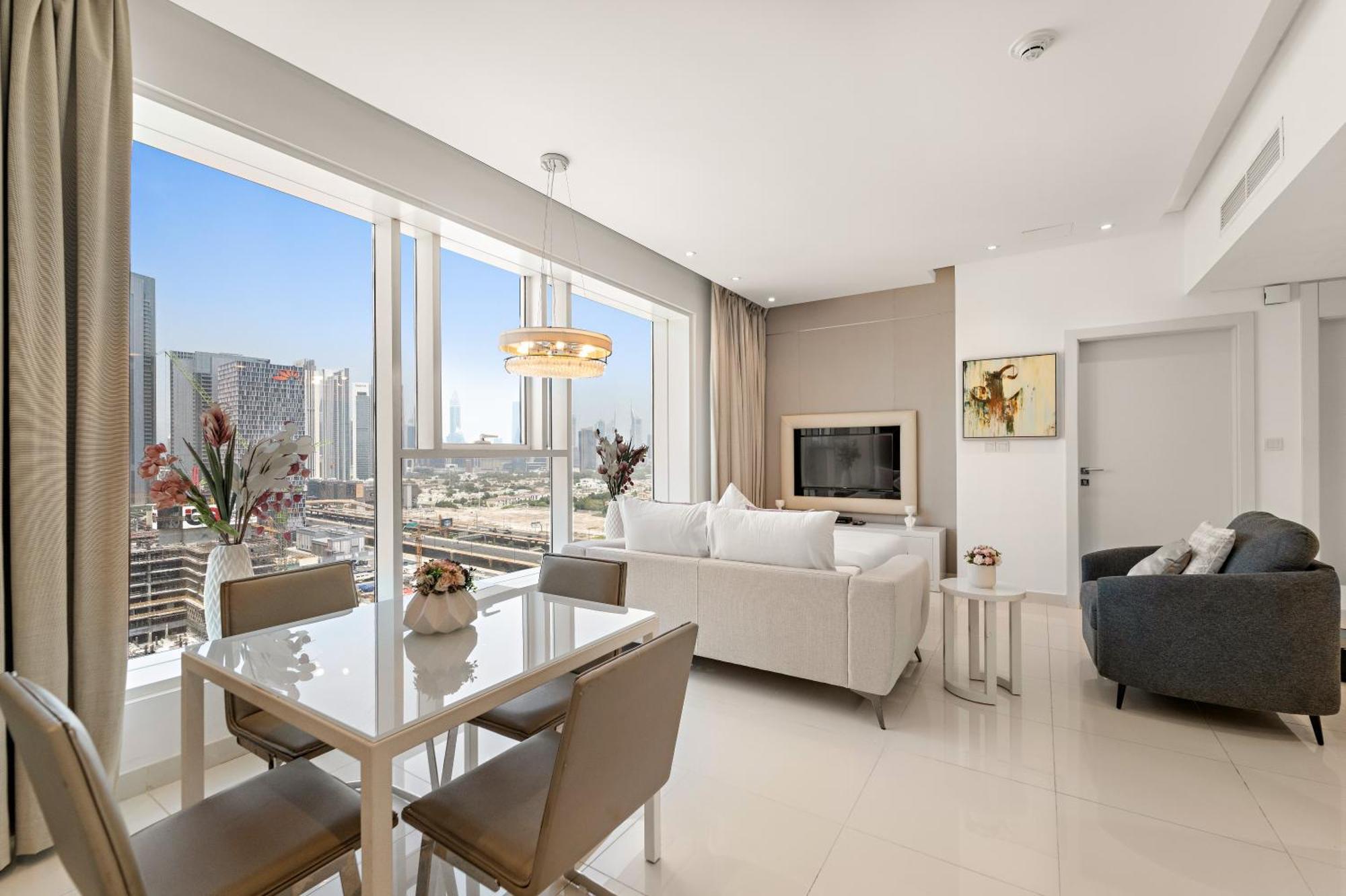 Apartment 1br With A Sofa Bed, Pool, Gym & Burj Khalifa View *