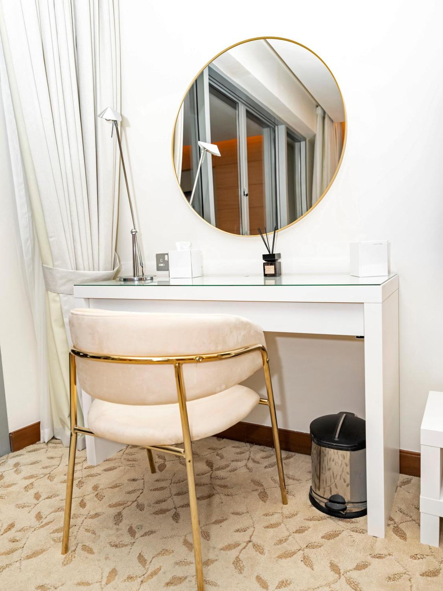 Apartment Haven Kempenski Mall Access Super Luxurious Dubai