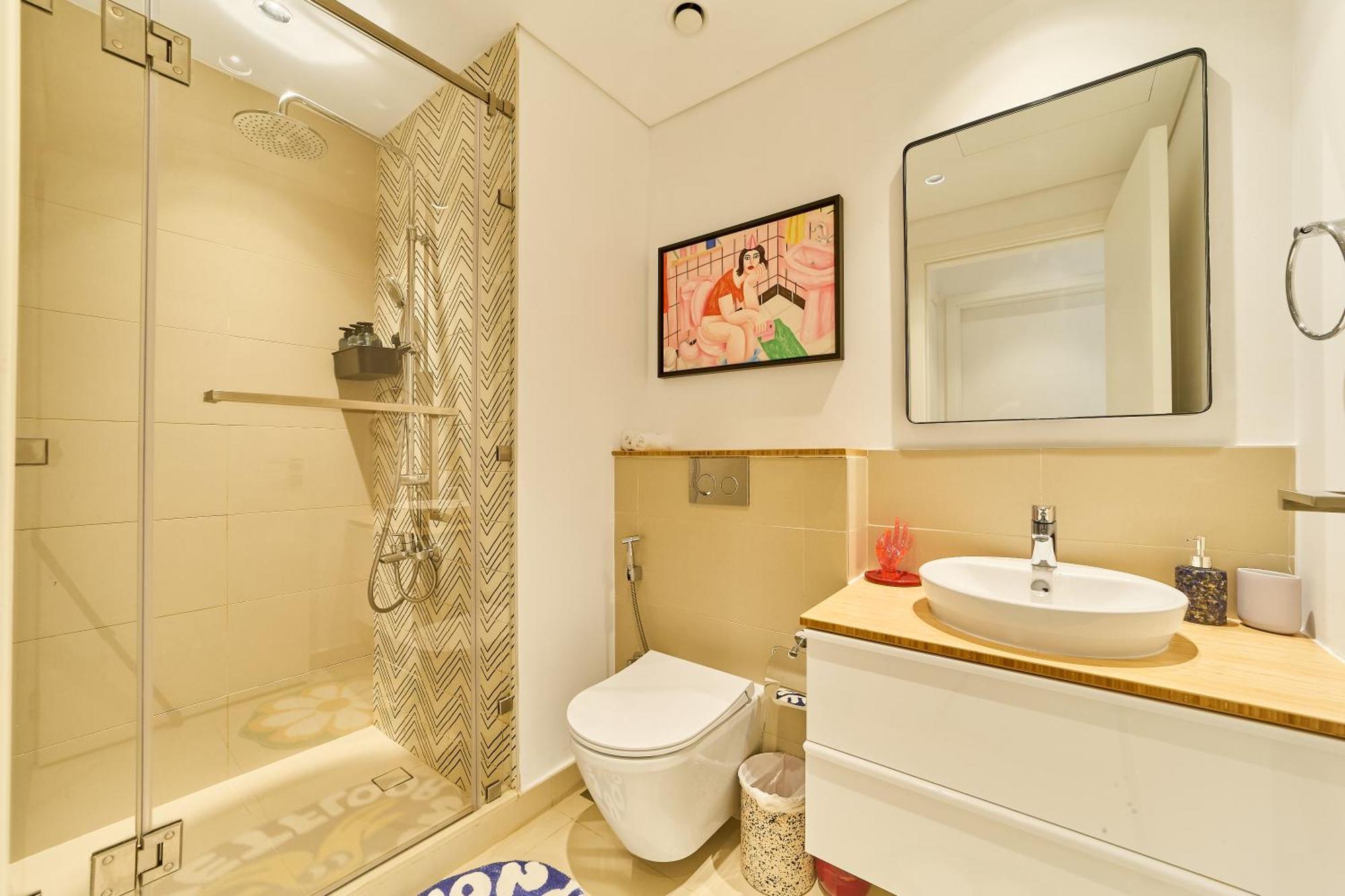 Colorful1br In Hills Next To Mall