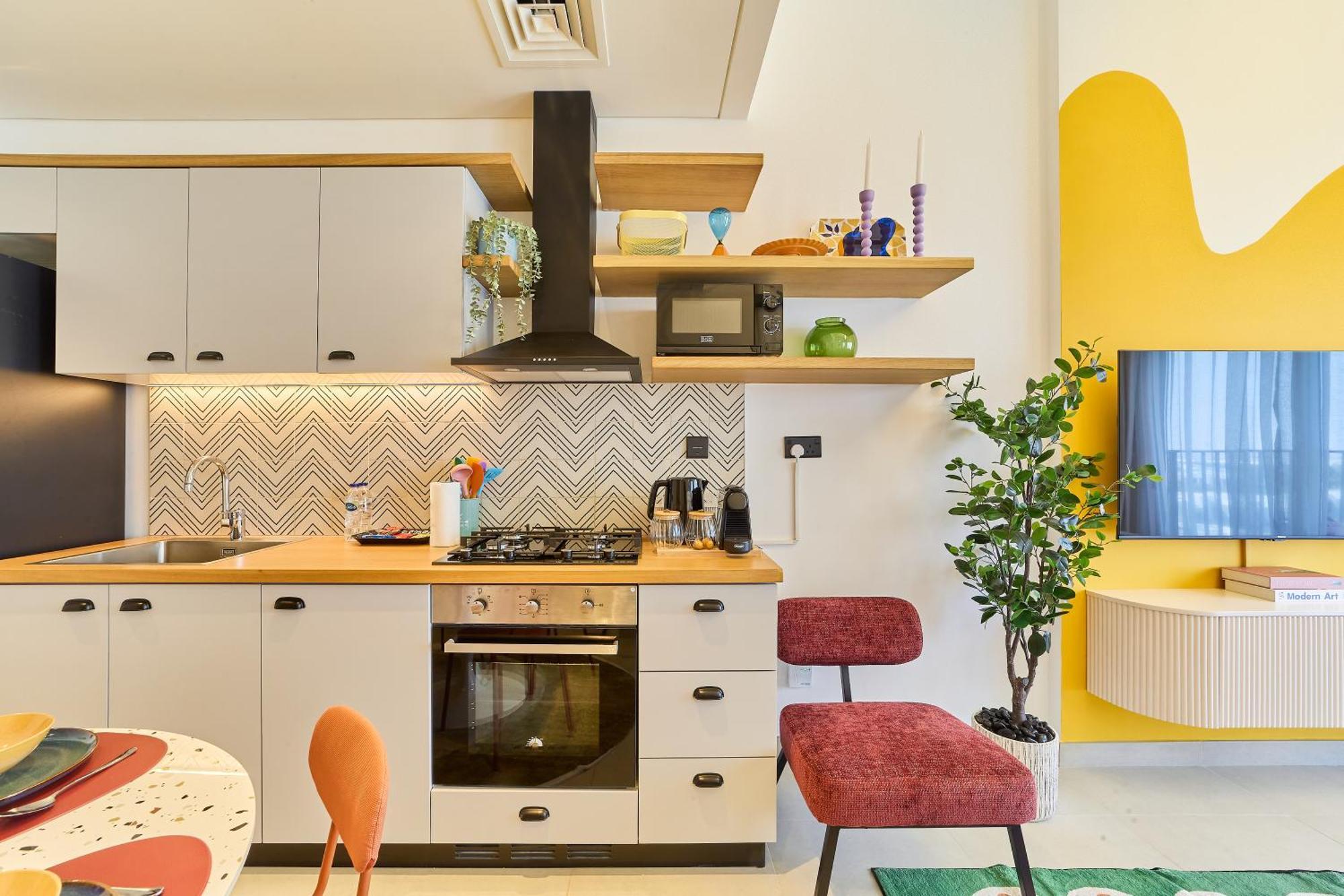 Colorful1br In Hills Next To Mall Dubai