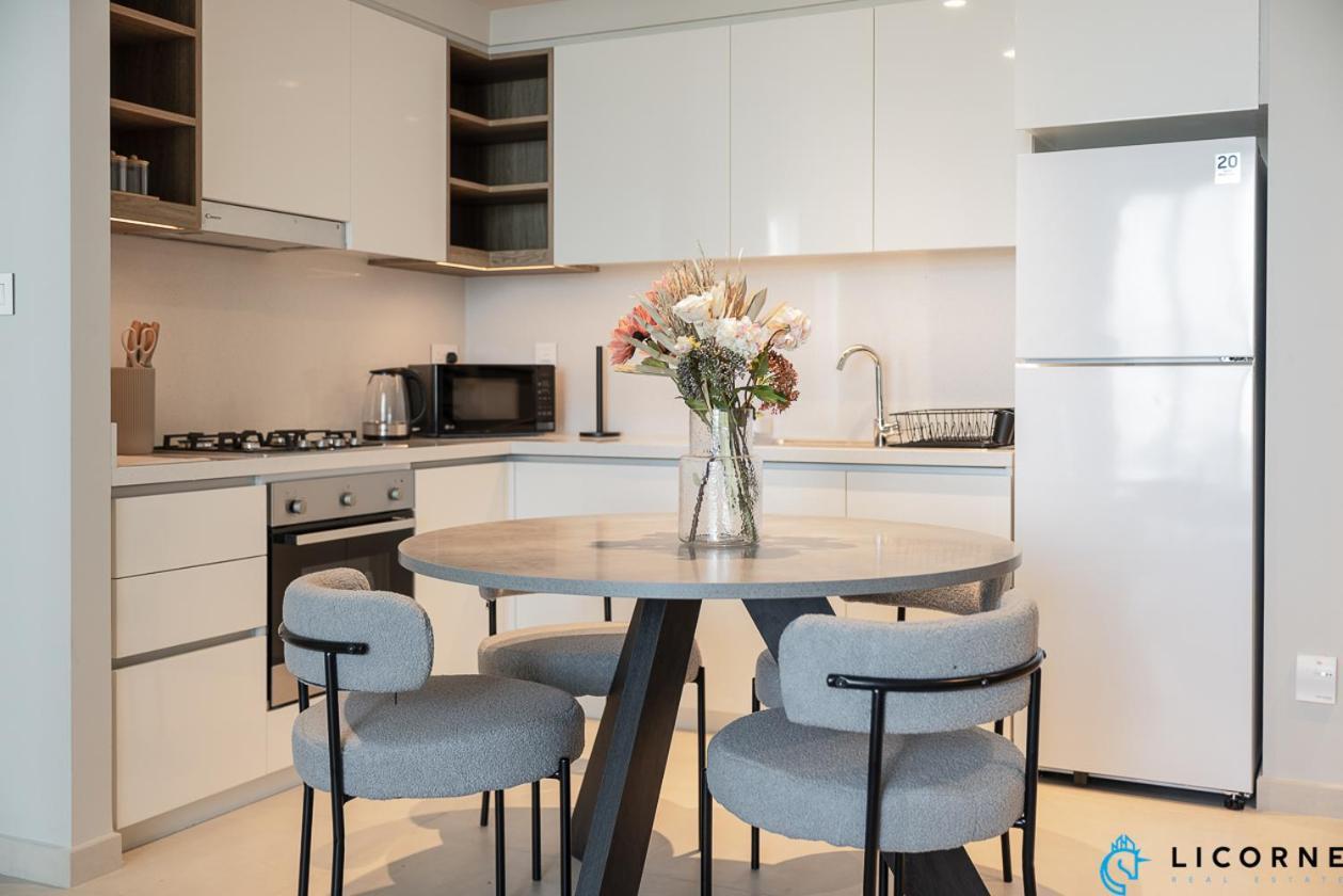 Apartment New Stylish 1br Apartment, Next To Mall - Downtown Views Ll, Tower 3 *