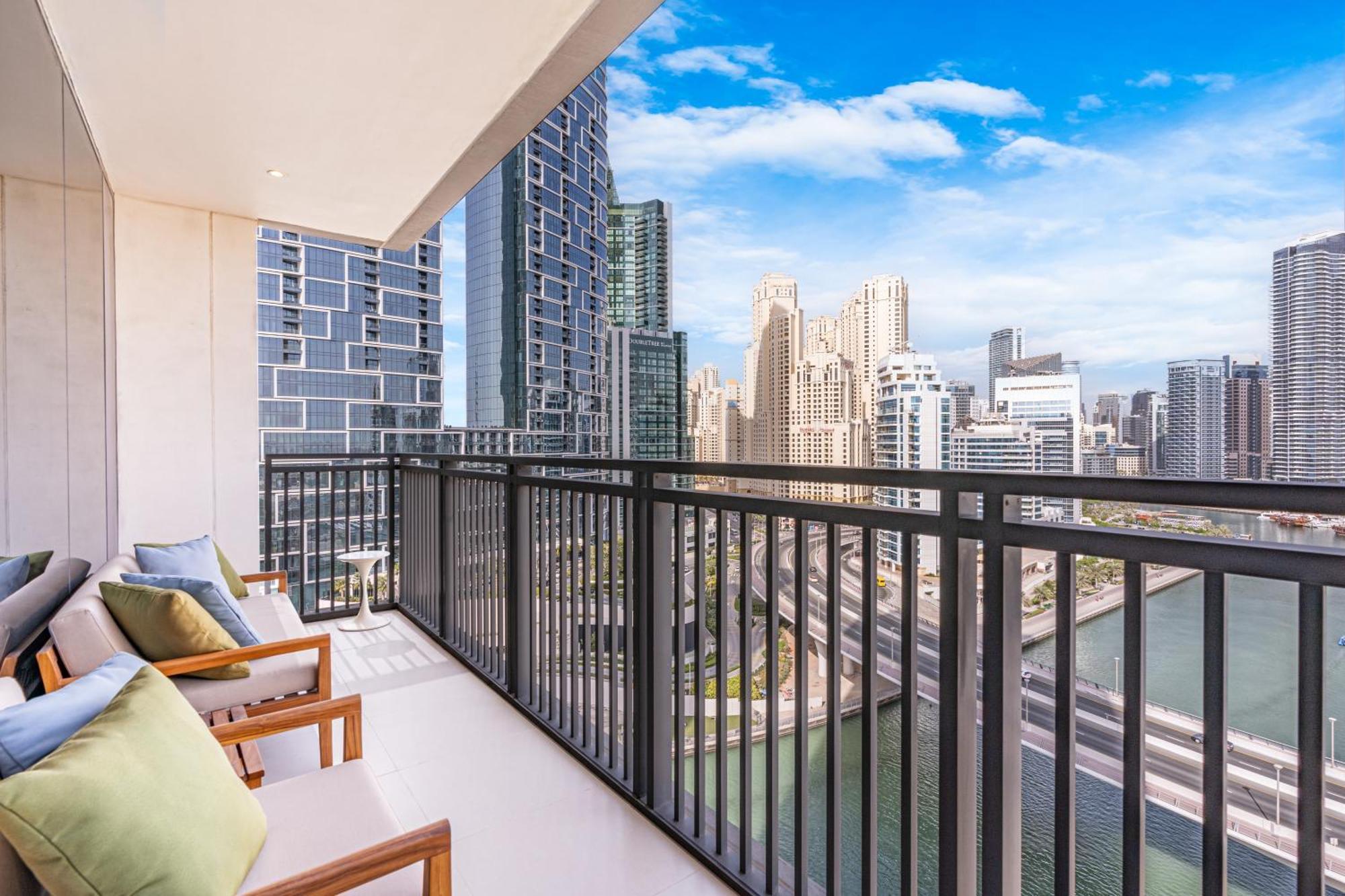 Luxurious 2br With Stunning Marina Skyline View