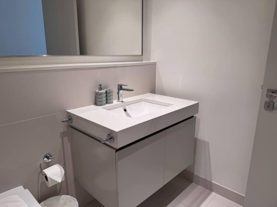 2 Bed - Sunrise Bay Views Apartment *