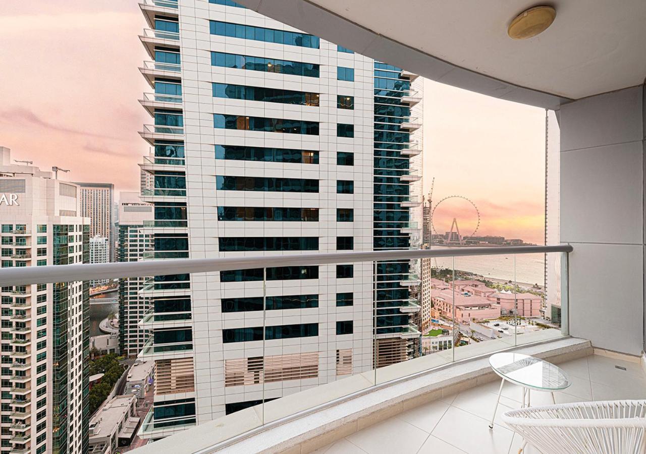 Modern 4br With Balcony And Scenic Marina Views Dubai