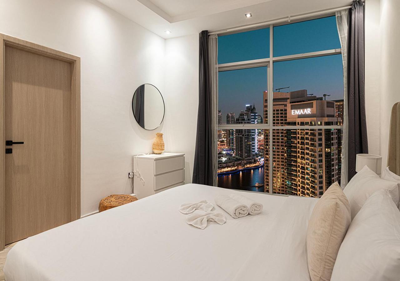 Modern 4br With Balcony And Scenic Marina Views *