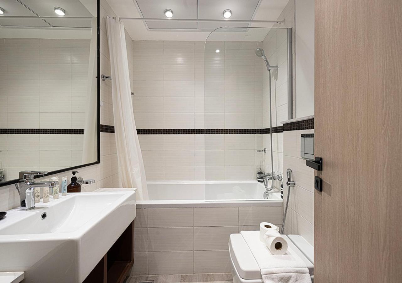 Modern 4br With Balcony And Scenic Marina Views * Dubai