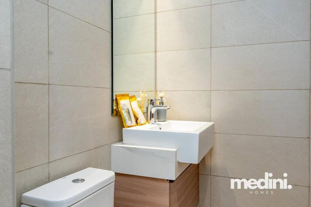 Cozy In Azizi Riviera - Apartment