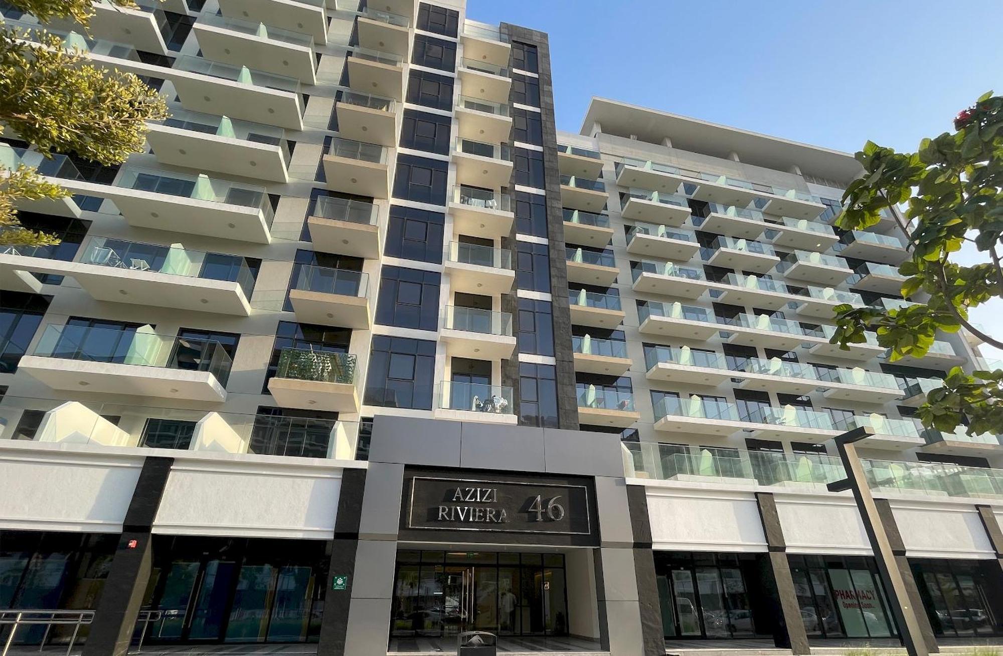 Elite Lux Homes - Contemporary Comfort - In Azizi Riviera Apartment *