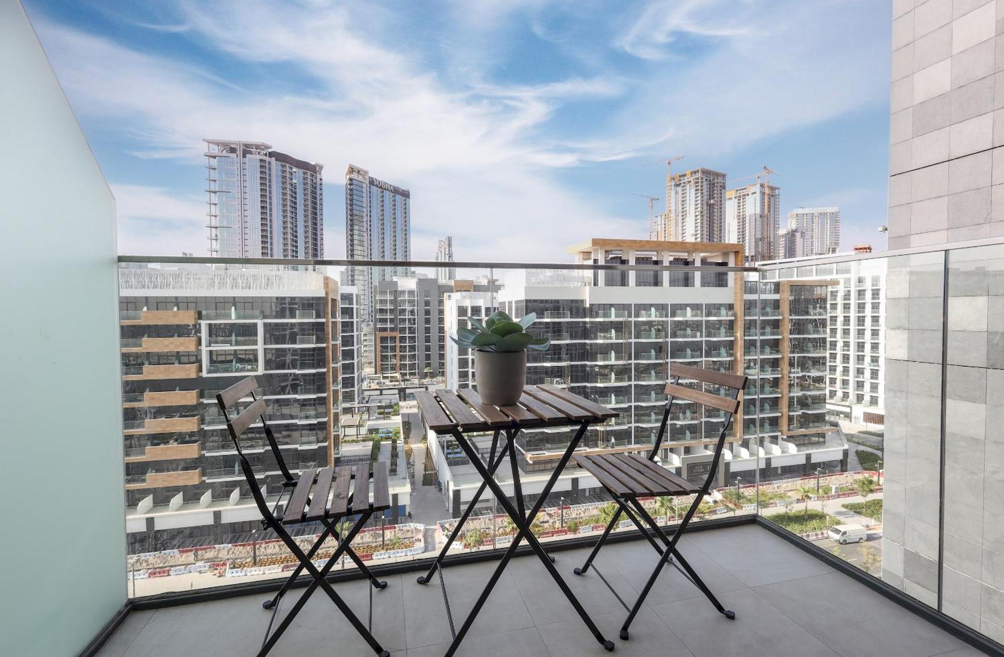 Elite Lux Homes - Contemporary Comfort - In Azizi Riviera * Dubai