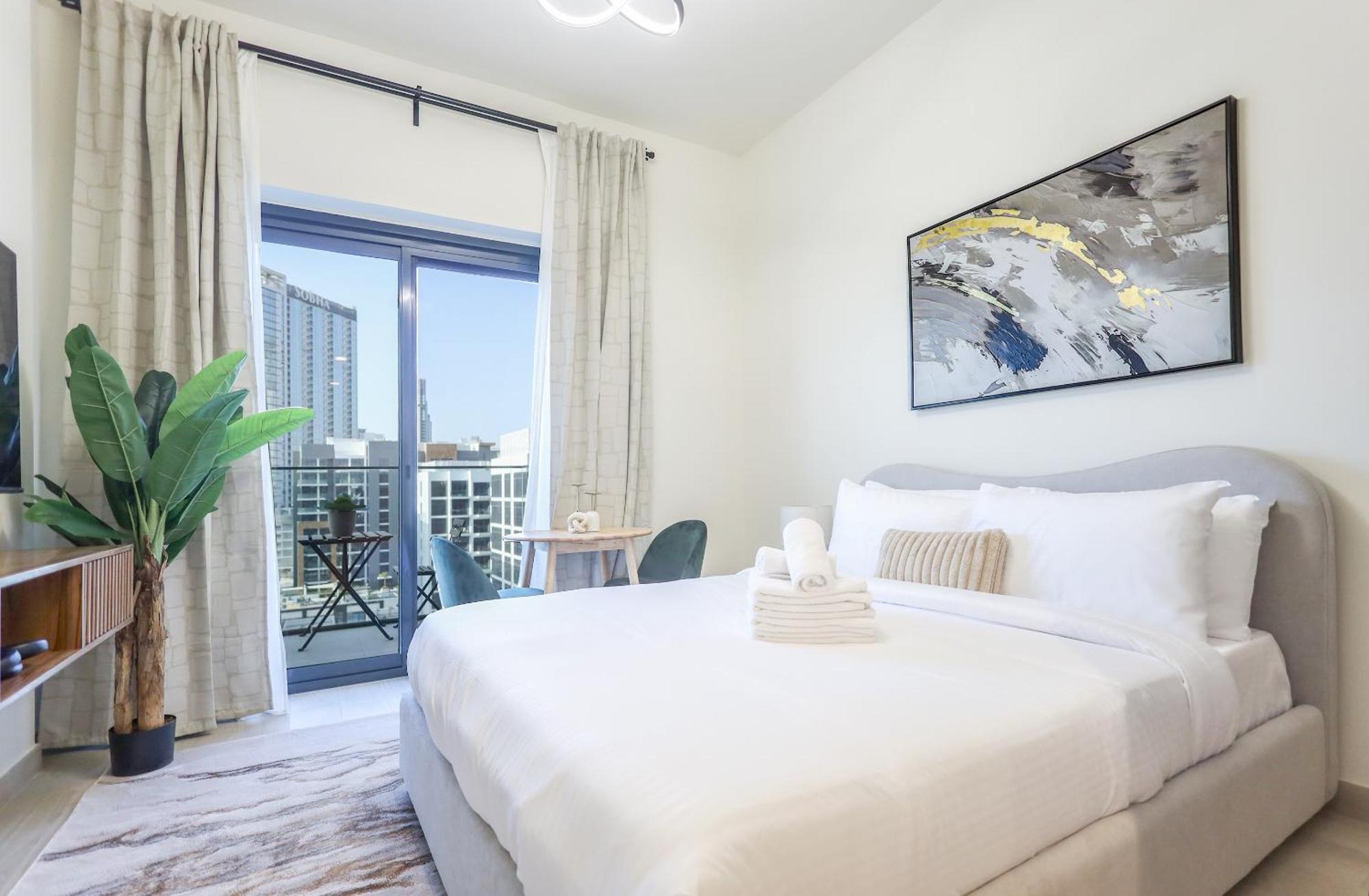 Elite Lux Homes - Contemporary Comfort - In Azizi Riviera Apartment Dubai