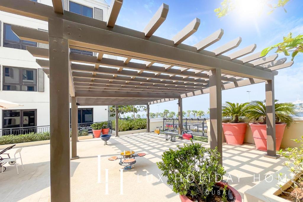 Lux The Elegant Sea View Apartment