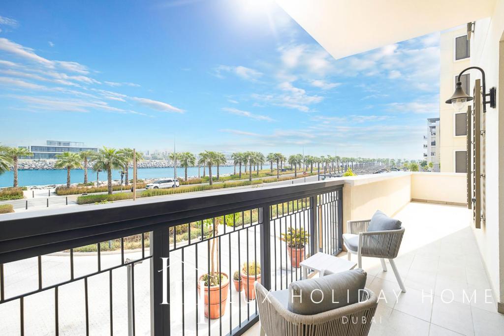 Apartment Lux The Elegant Sea View