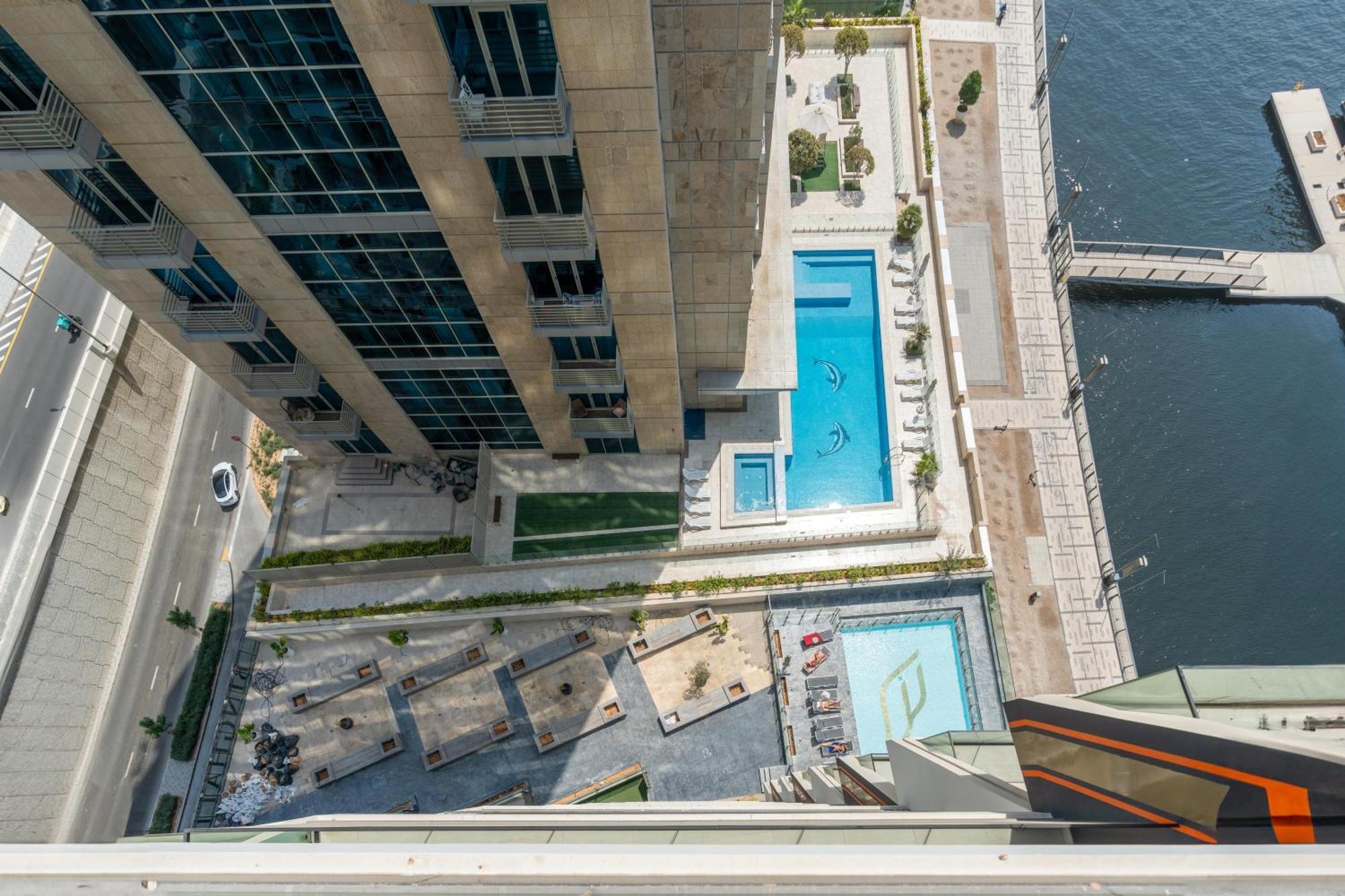 Stunning 2bd Business Bay