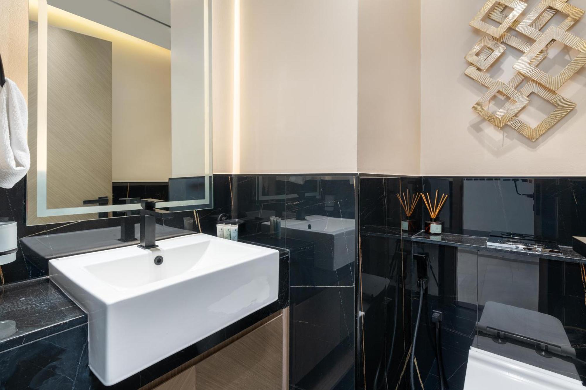 Stunning 2bd Business Bay Dubai