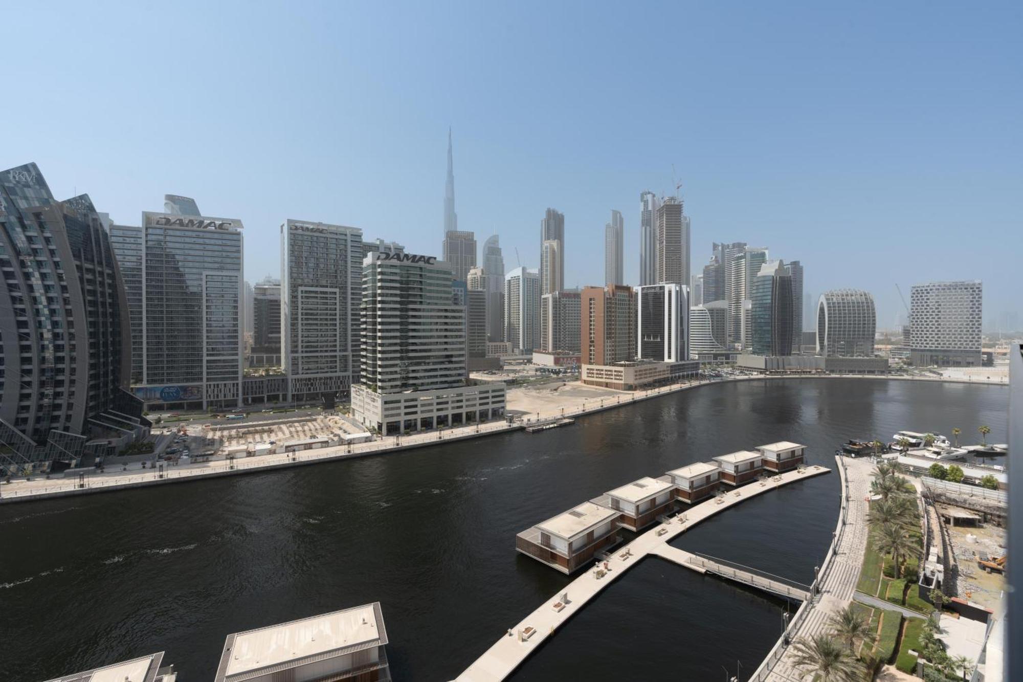 Stunning 2bd Business Bay Apartment *
