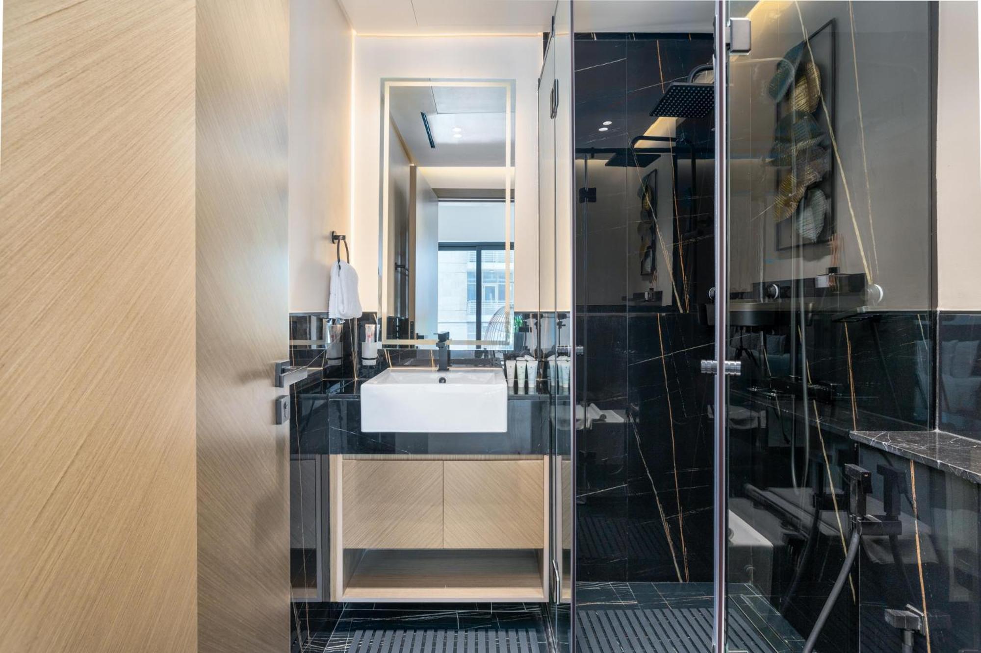 Stunning 2bd Business Bay *