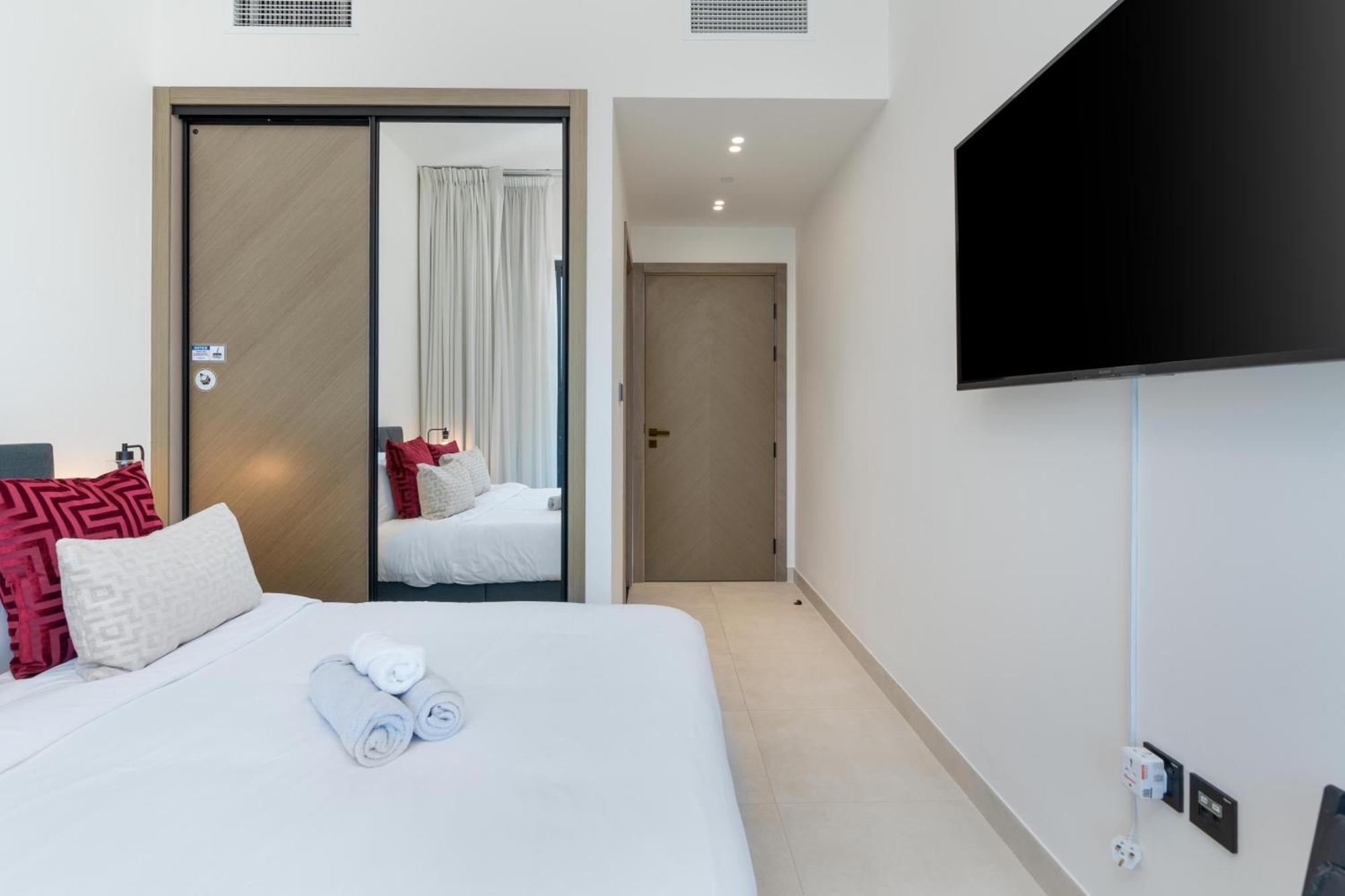 Stunning 2bd Business Bay