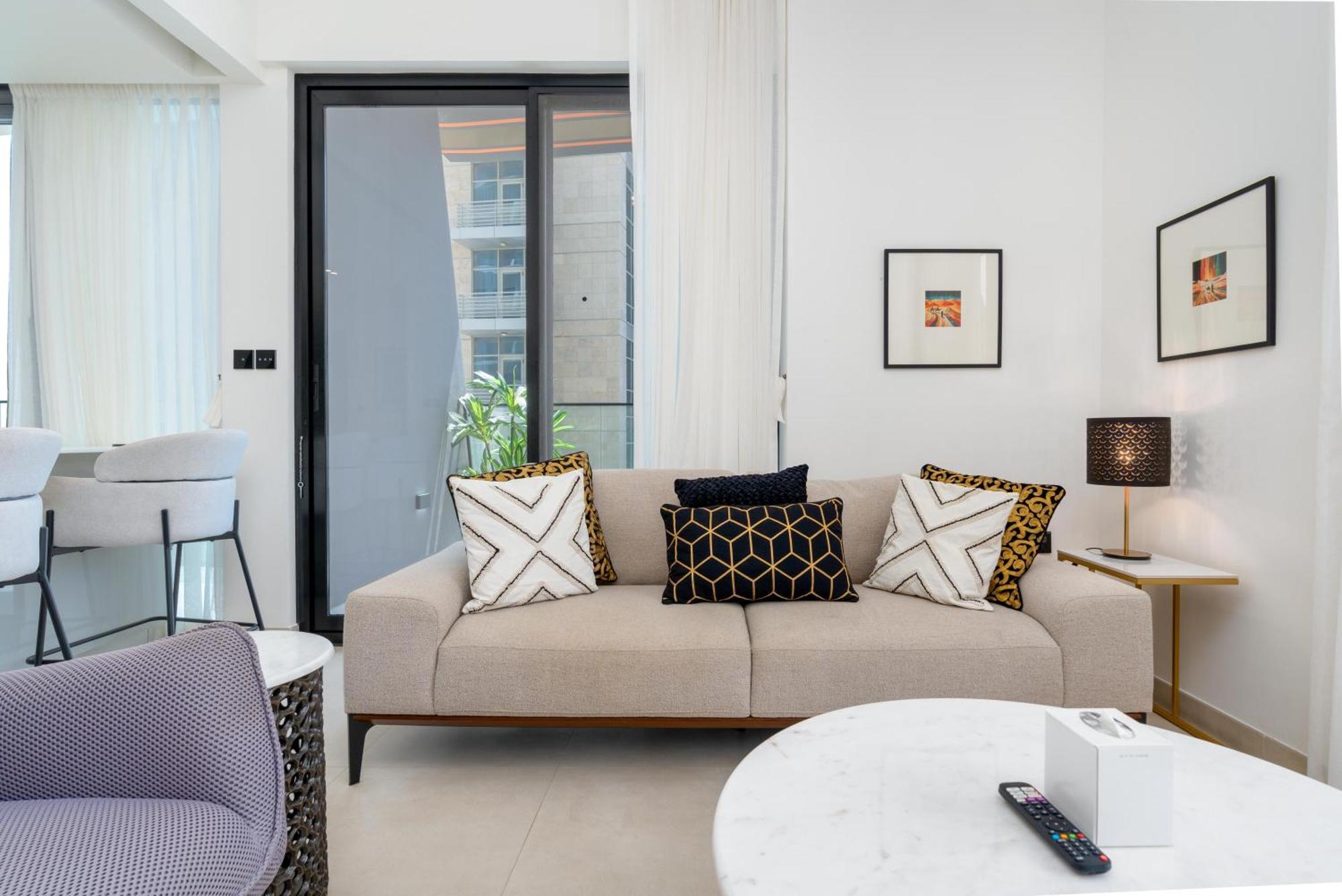 Stunning 2bd Business Bay Apartment