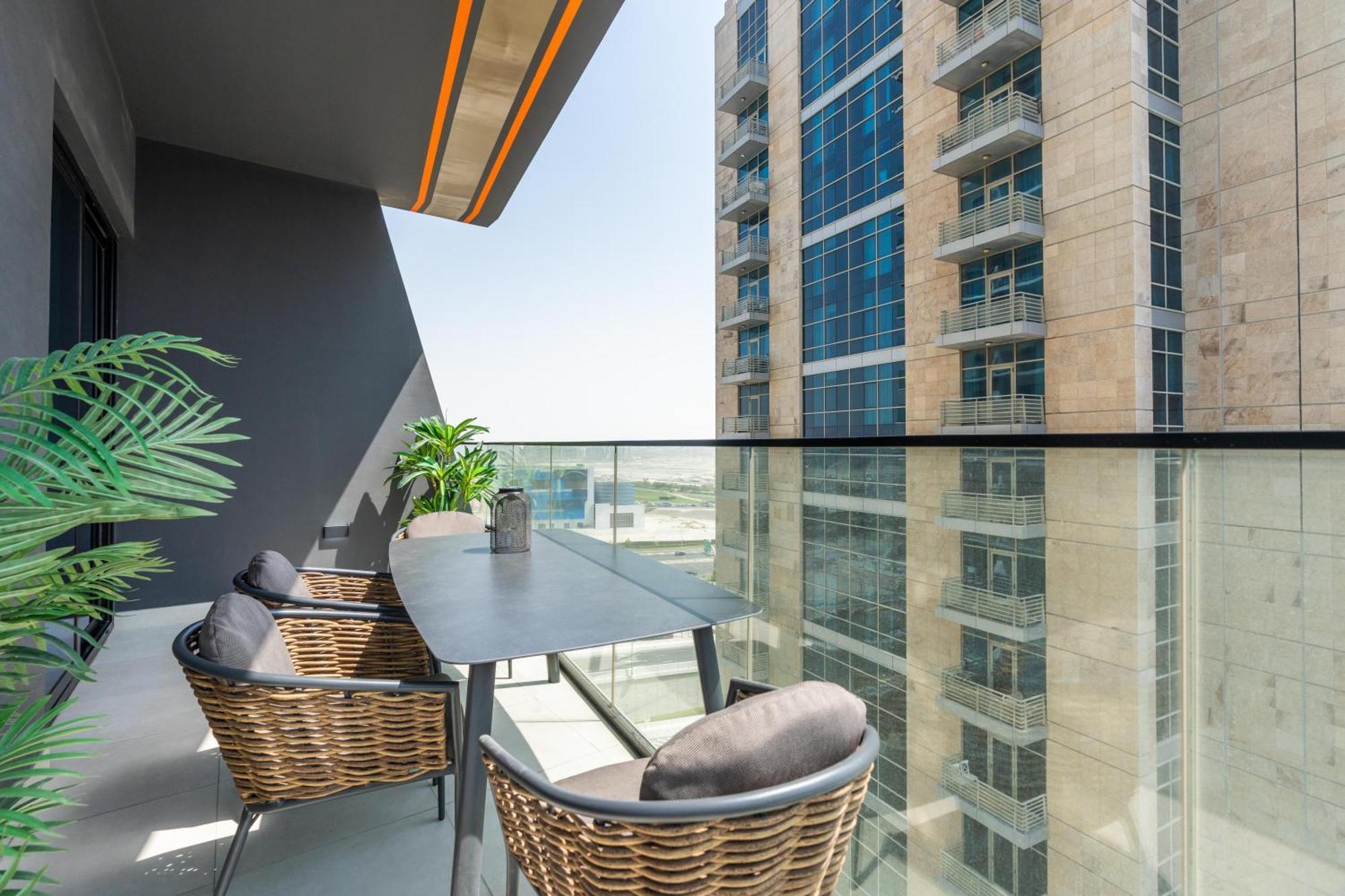 Stunning 2bd Business Bay Dubai
