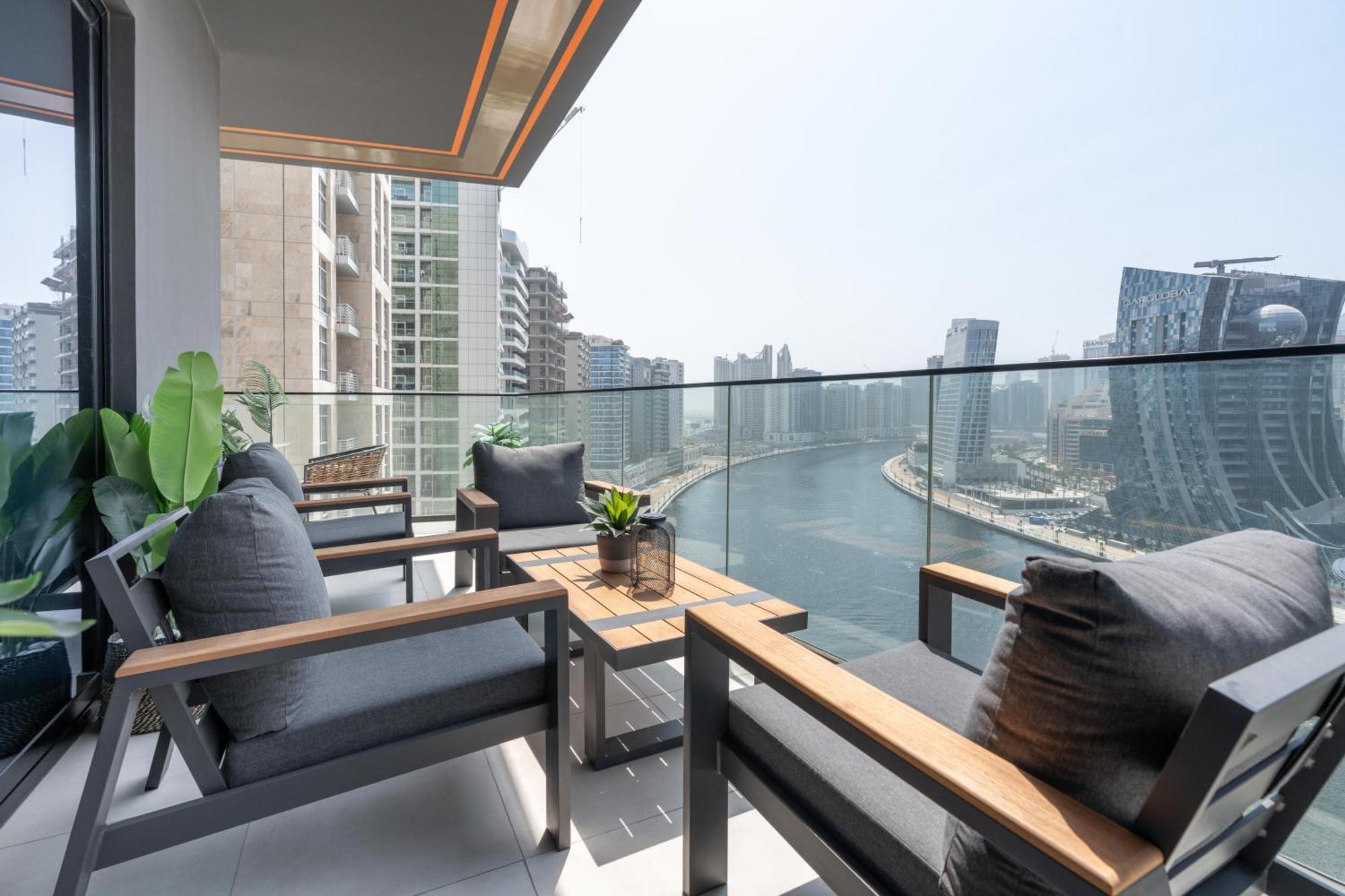 Stunning 2bd Business Bay Apartment Dubai