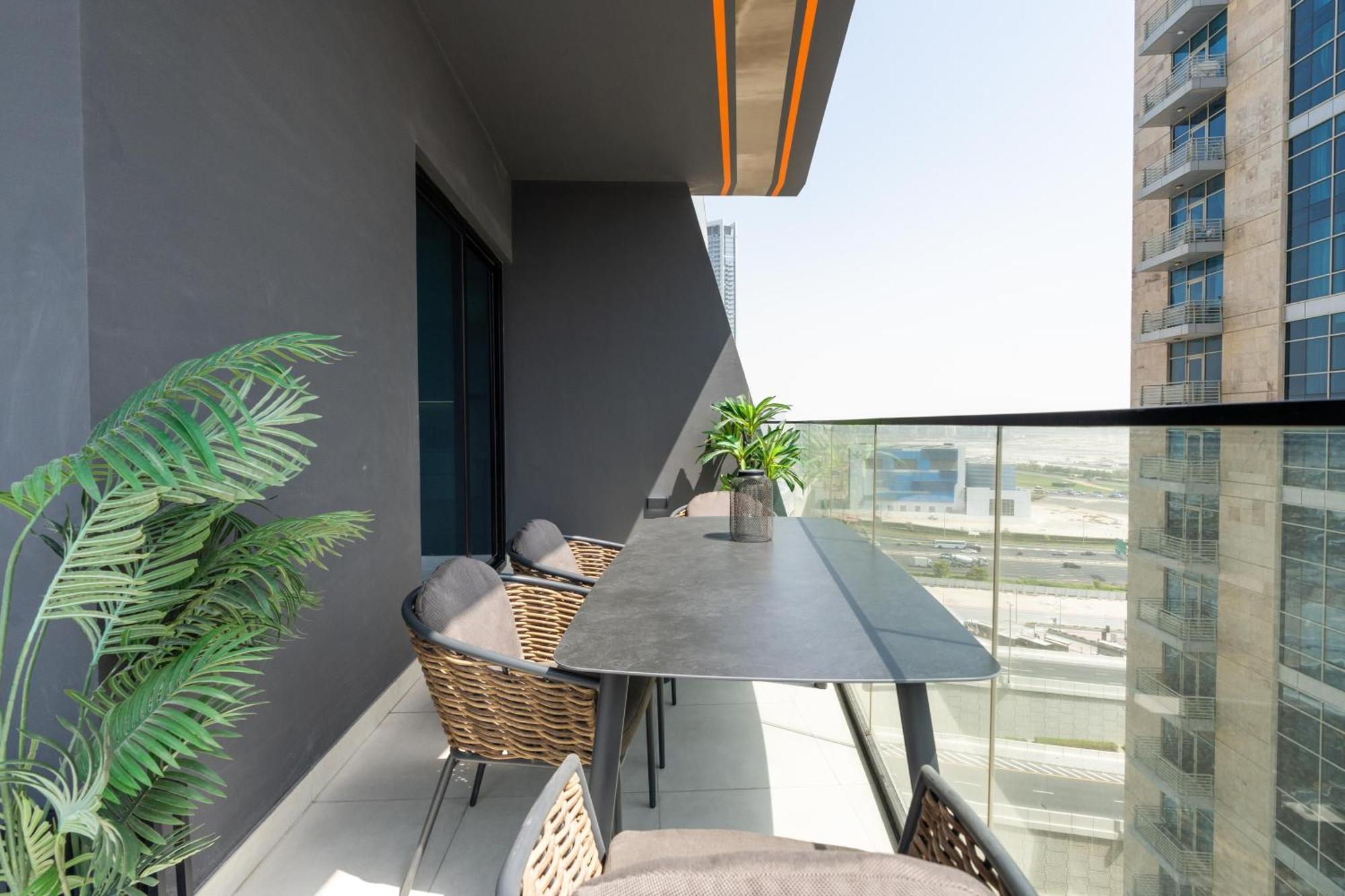 Stunning 2bd Business Bay Dubai