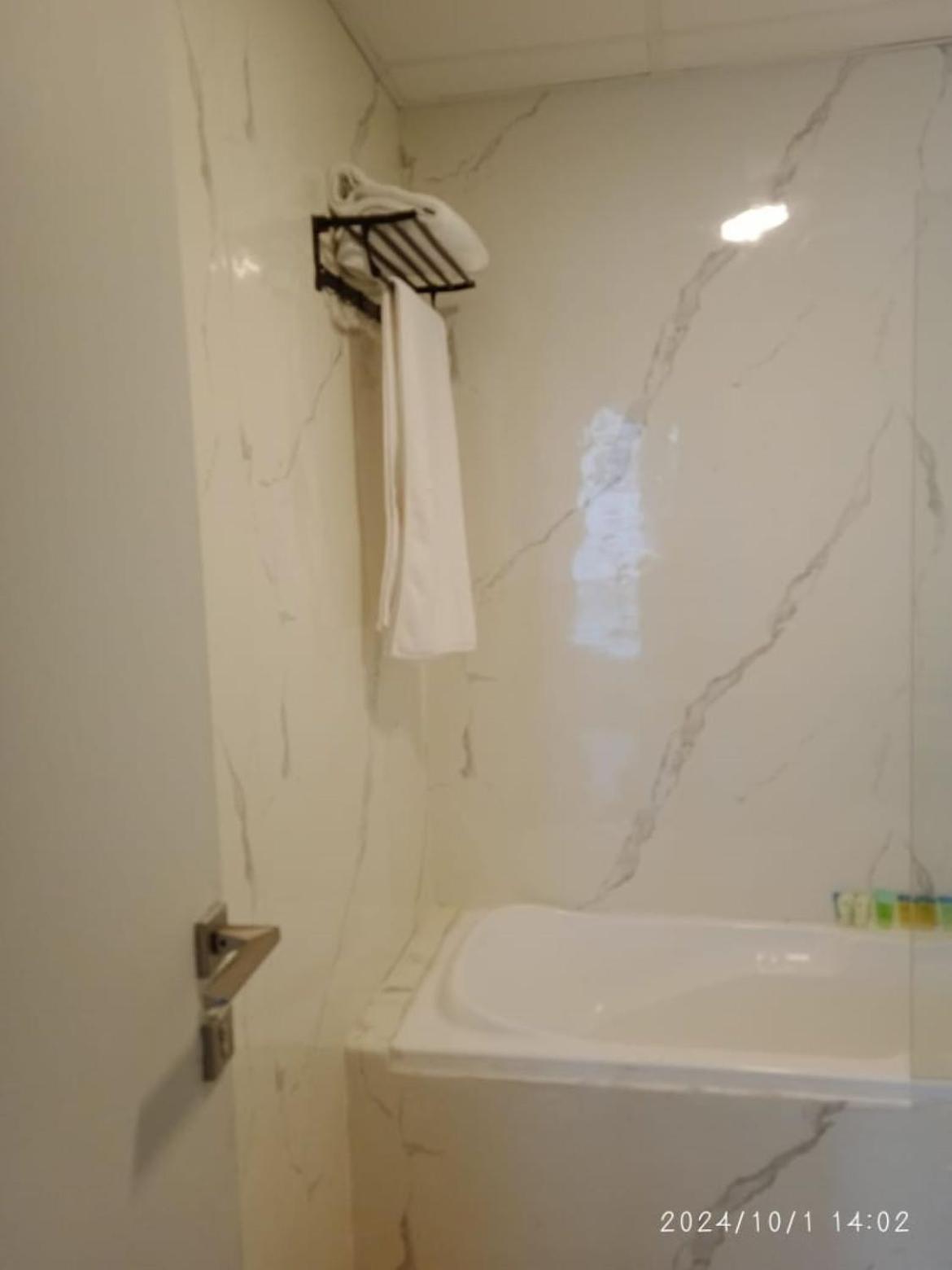 Apartment Renovated Cozy One Bed D2-1007 *