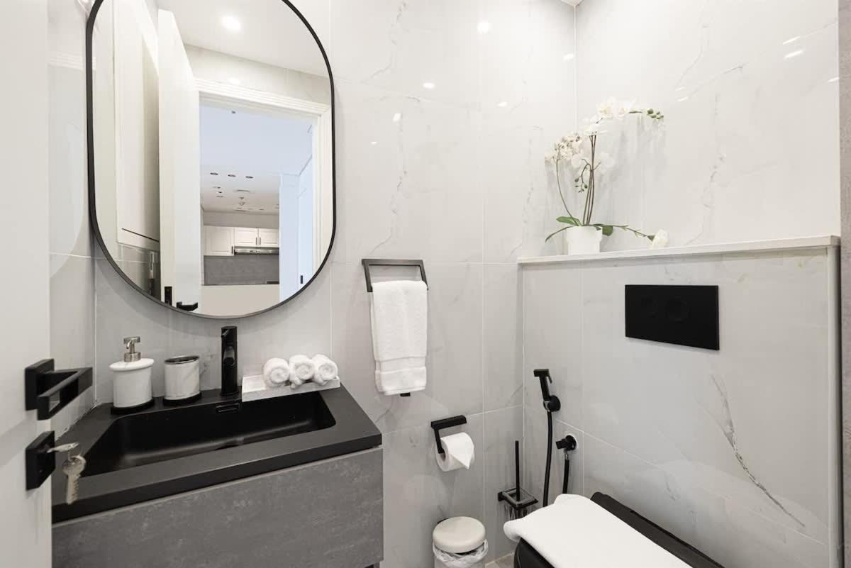 Chic 1br With Stunning Views * Dubai