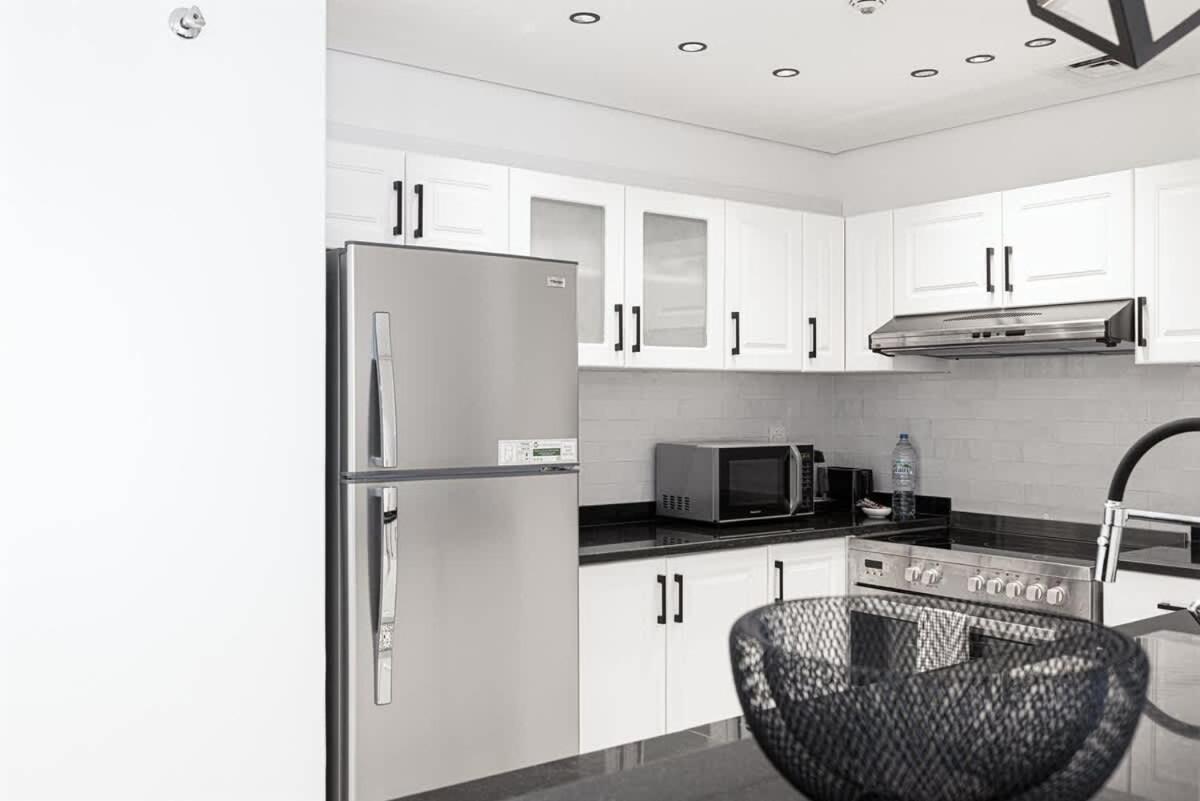 Chic 1br With Stunning Views Apartment *