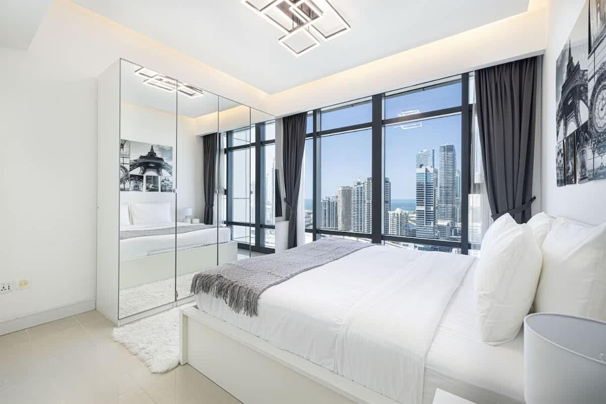 Chic 1br With Stunning Views * Dubai