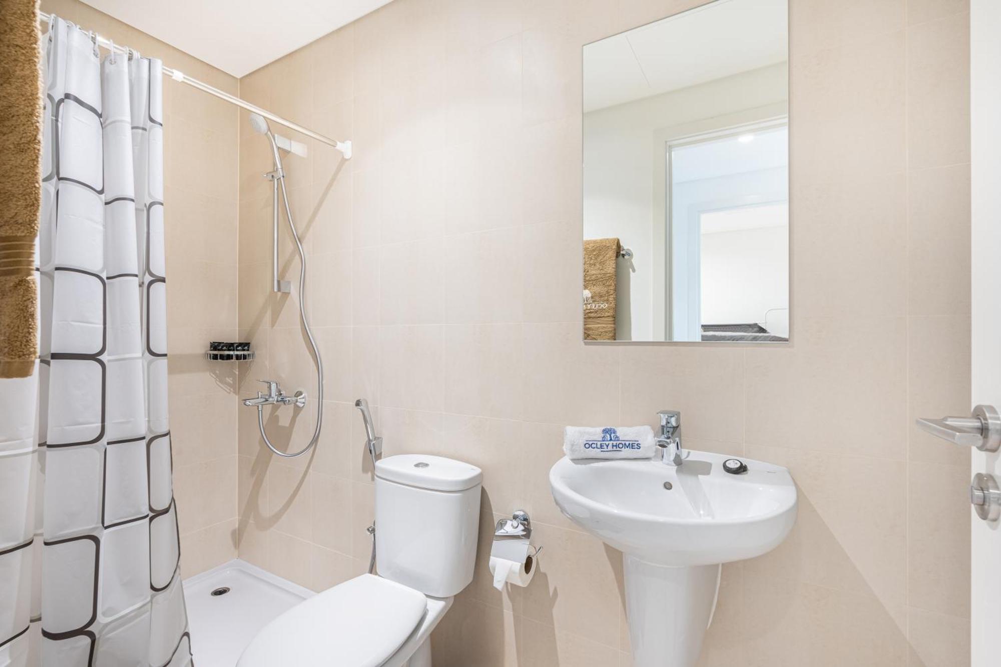 Beautiful On 45th Floor With Full Burj View Apartment *