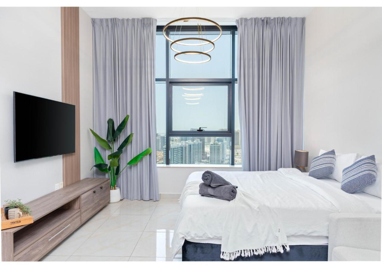 Chic In Square Tower Modern Comfort Style By Vibel *
